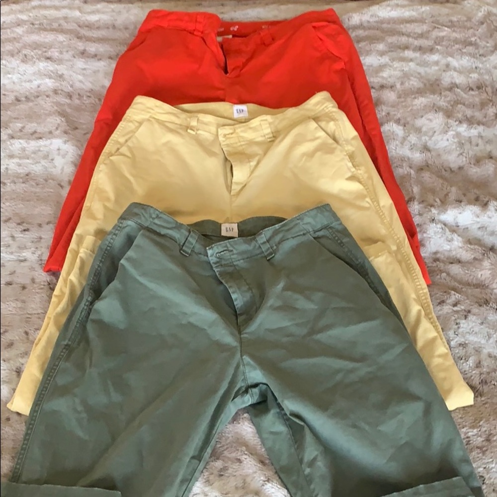 Gap Khaki’s -3 Pairs Size 8
